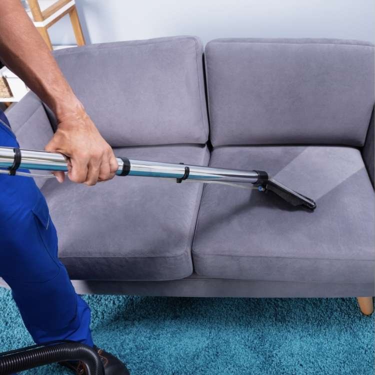 عميق تنظيف الكنب في جدة