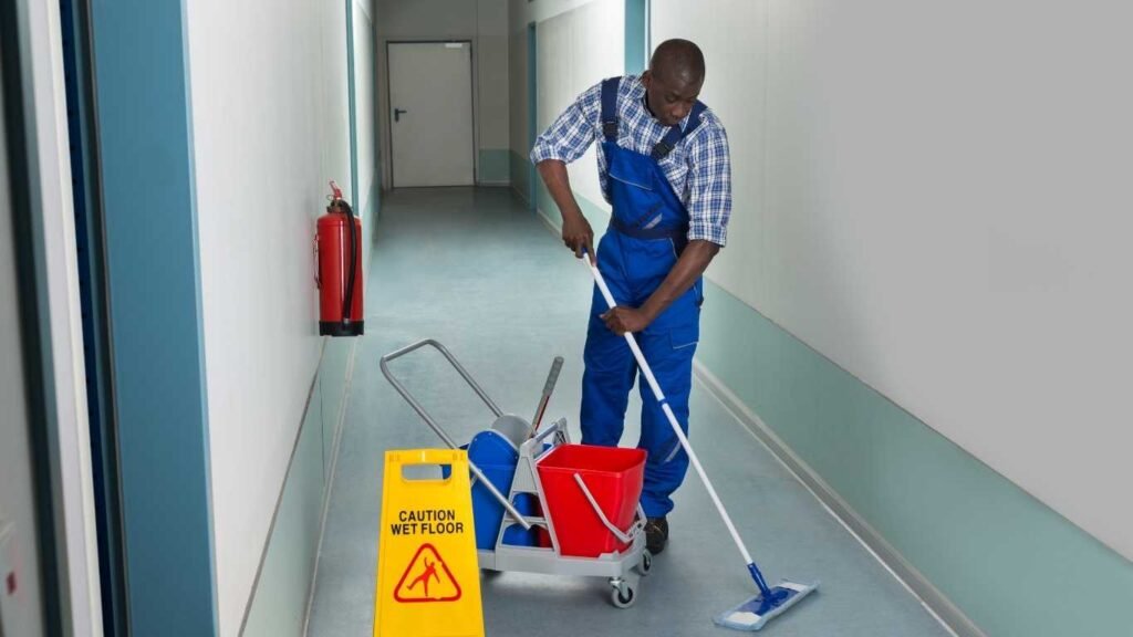 خدمة تنظيف منزلية عميقة احترافية لمنزل نظيف وصحي