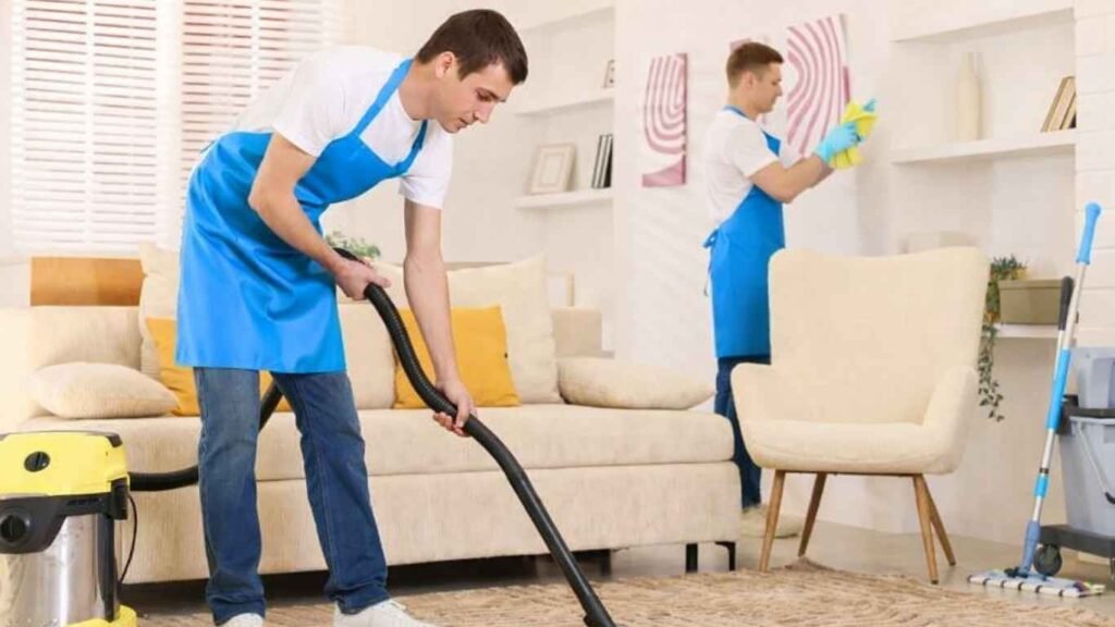 تقدم شركة كلير فيجن تنزييف أفضل خدمة تنظيف منازل في جدة. نحن نضمن أن يكون كل زاوية في منزلك نظيفة تمامًا. فريقنا يجعل عملية التنظيف سريعة وآمنة ومحترفة