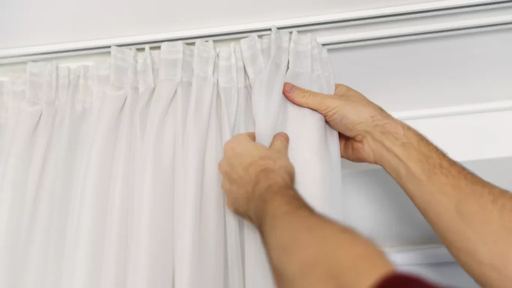 ستائر نظيفة باستخدام أفضل خدمة تنظيف الستائر